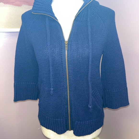 Gap Small 3/4 sleeve, navy sweater with a zipper and drawstring. - Picture 4 of 12